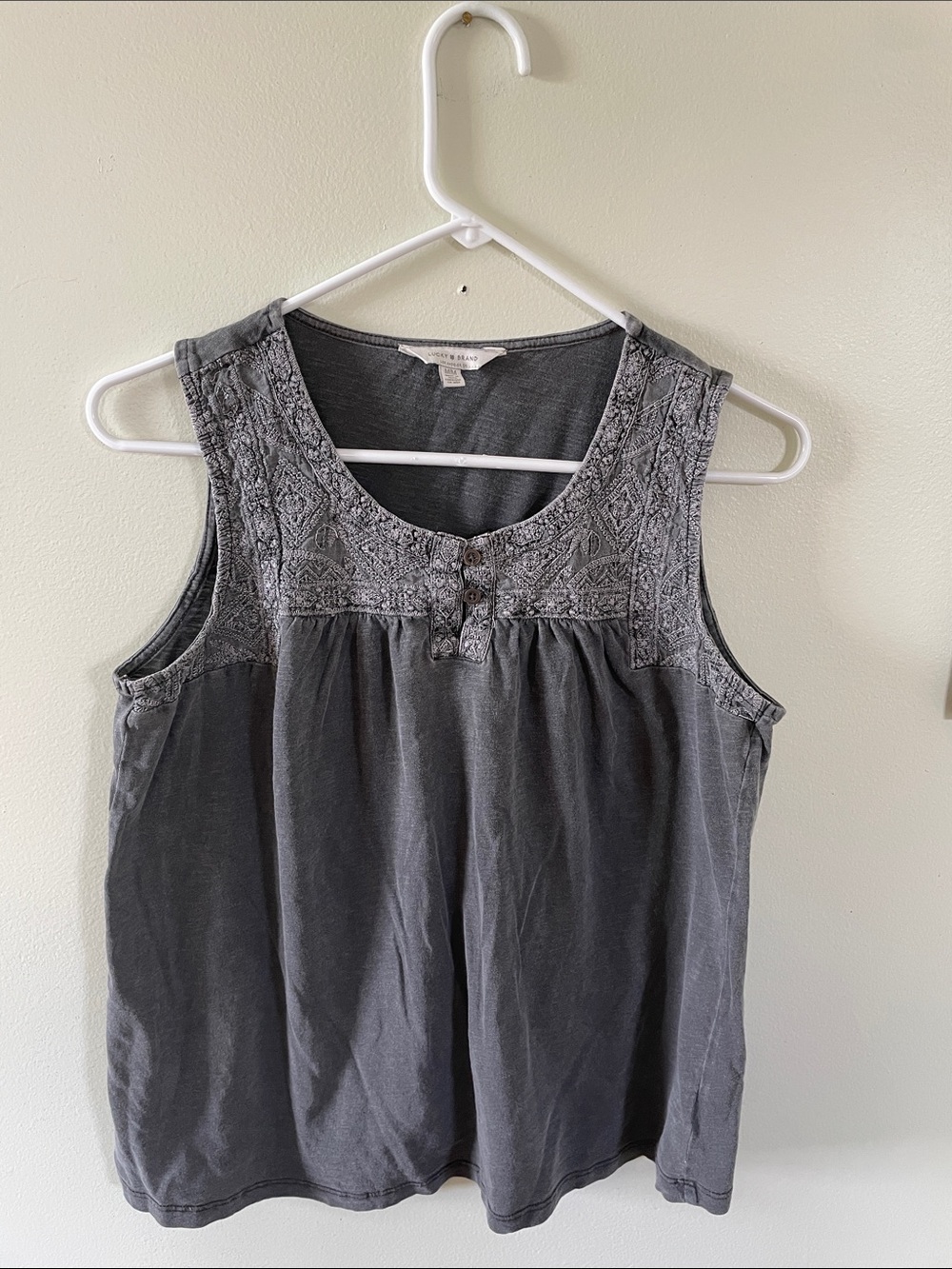 Lucky Brand Gray Embroidered Scoop Neck Tank